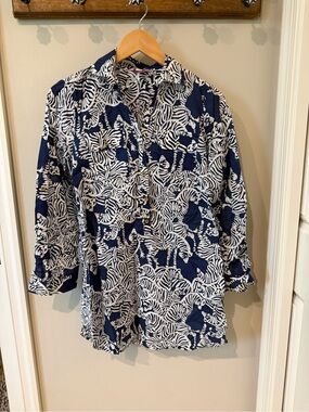 Lilly Pulitzer Navy & White Zebra Print Blouse